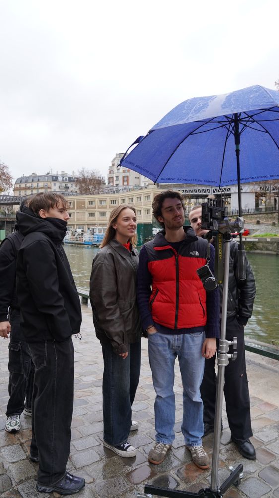 L'équipe devant le moniteur